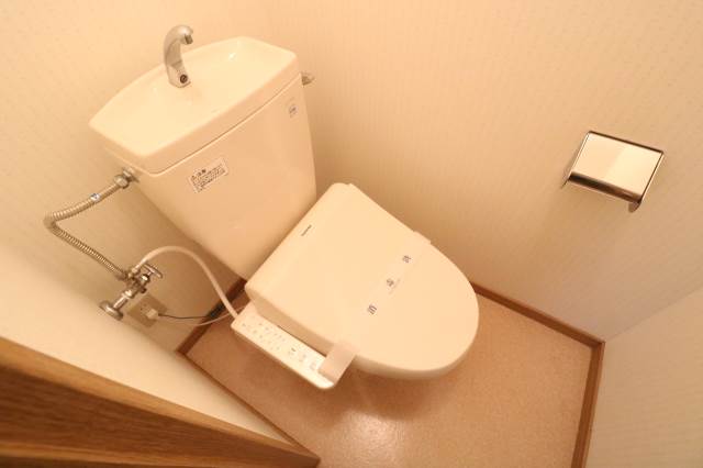トイレ　トイレ、ウォシュレット付き！