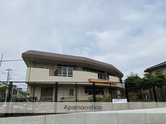 幼稚園・保育園　亀井野保育園（幼稚園・保育園）まで398m