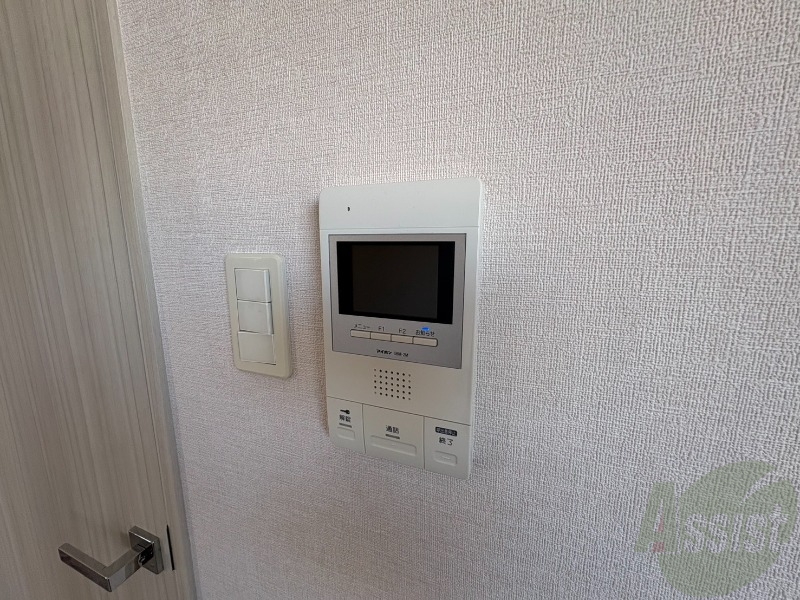セキュリティ　ＴＶモニター付インターホンです。来客者の顔が見えるので安心！