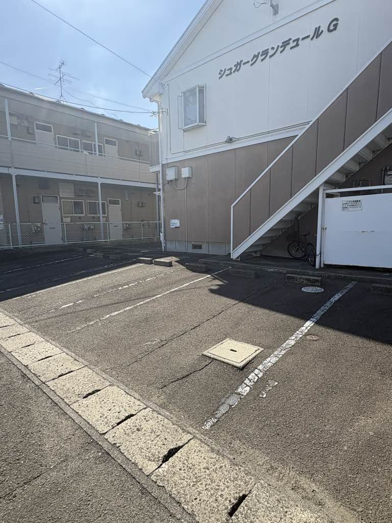 駐車場　駐車場