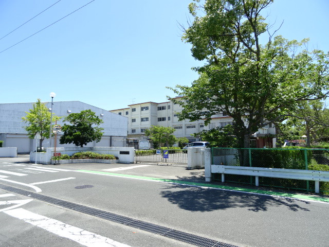 小学校　西都台小学校（小学校）まで893m