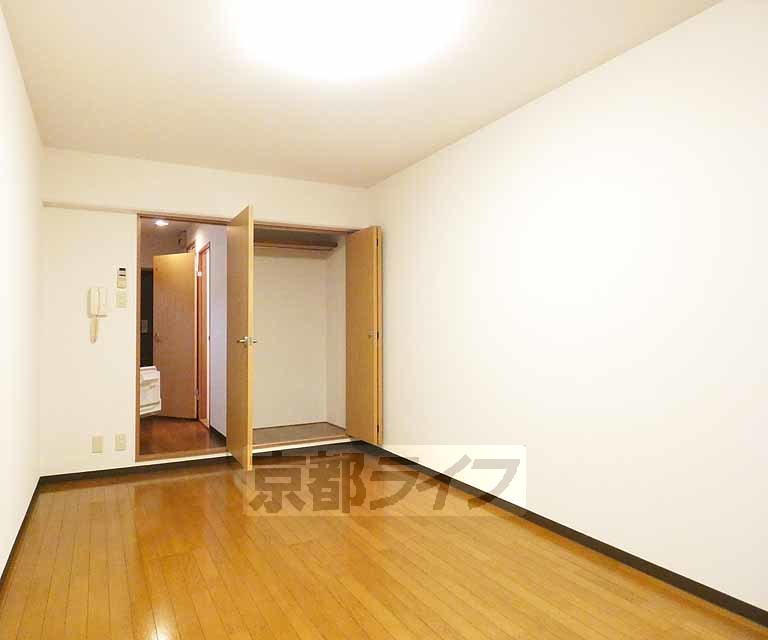 居室・リビング　広めのお部屋です。