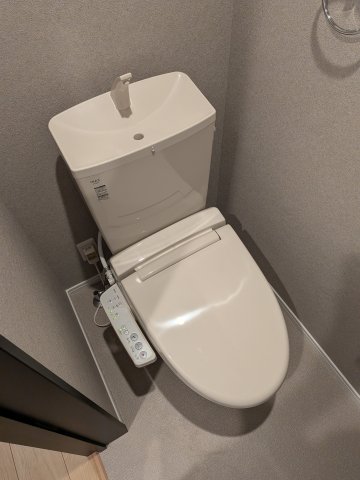 トイレ　キレイな個室空間です