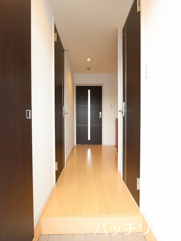 玄関　別号室イメージの為、現状を優先致します