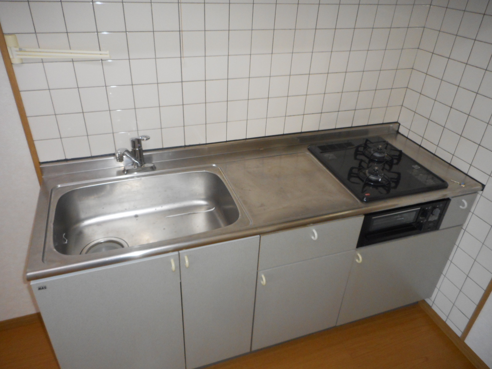 キッチン　※同物件別部屋モデル写真