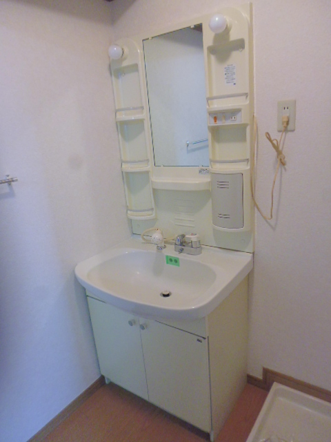 洗面設備　※同物件別部屋モデル写真