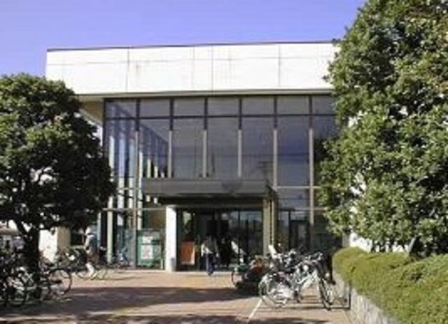 図書館　三鷹市立三鷹図書館（図書館）まで152m