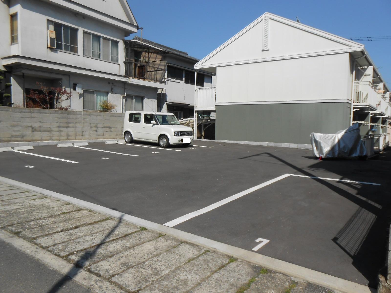 駐車場　ゆったりとした駐車場です♪