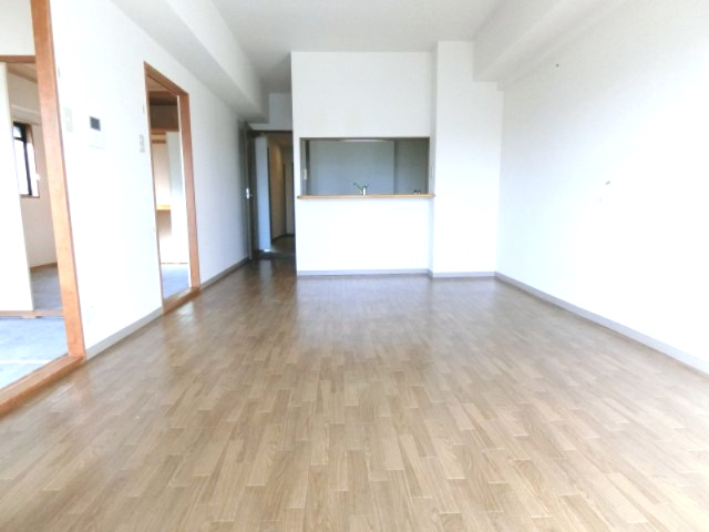 居室・リビング　詳細は、RISUMO江坂本店→06-6155-7137まで♪
