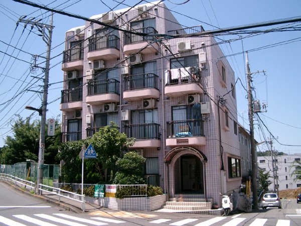建物外観　写真は別の部屋の物です。鉄筋コンクリートマンションです♪