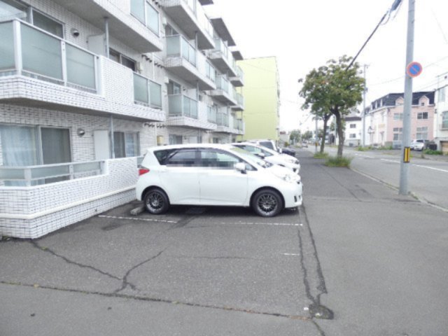 駐車場　駐車スペースもあります