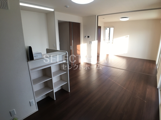 居室・リビング　ゆったりとしたリビングです 同型タイプ(お部屋は画像の反転)