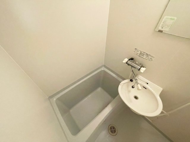 バス・シャワールーム　ゆったり過ごせるお風呂です