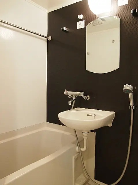 バス・シャワールーム　※他のお部屋の写真です。