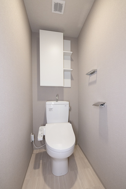 トイレ　※写真は同タイプ住戸です。