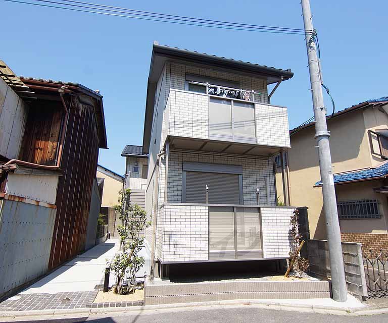 建物外観　パリッとした外観です。
