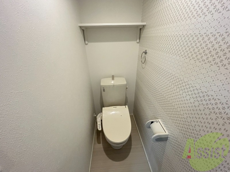 トイレ　トイレはウォシュレット機能付きです。安心して使用できますね。