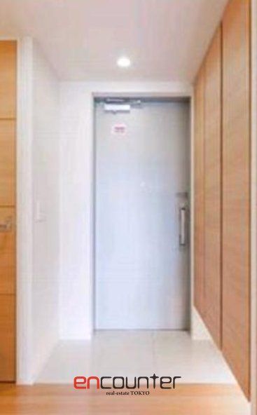 玄関　※同マンション別室参考写真