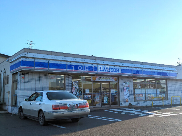 コンビニ　ローソン幕別札内中央店（コンビニ）まで550m