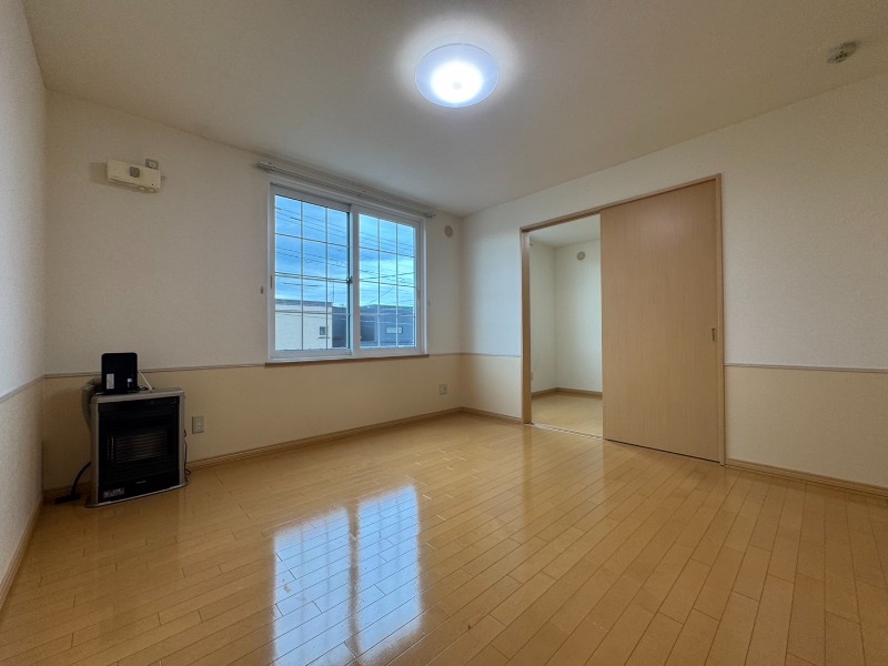 居室・リビング　広くてキレイなお部屋が広がっていて、充実した生活が送れそう。