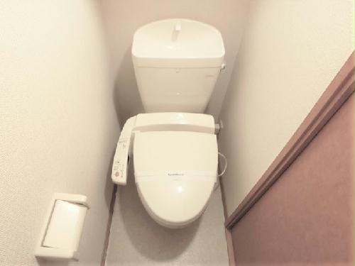 トイレ　快適な温水洗浄便座付き