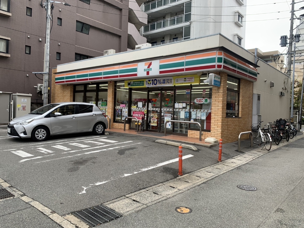 コンビニ　セブンイレブン 福岡草香江2丁目店（コンビニ）まで582m