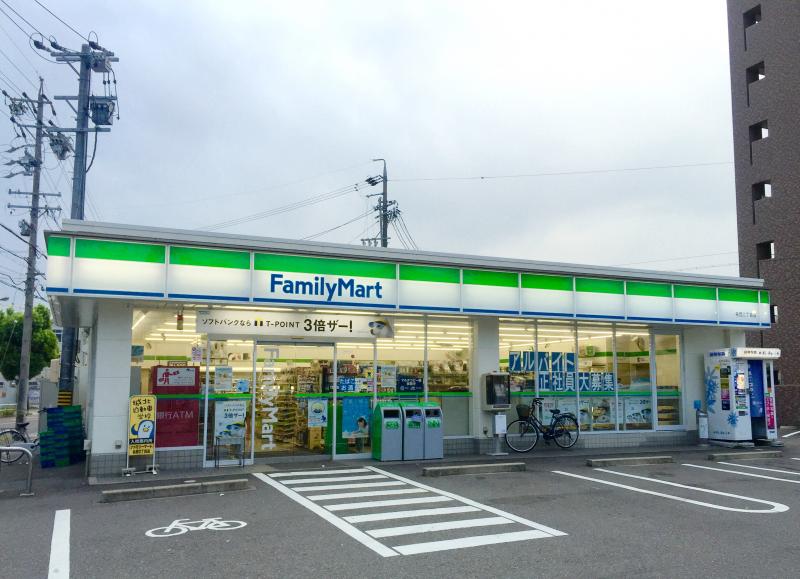 コンビニ　ファミリーマート 名西二丁目店（コンビニ）まで440m