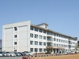 中学校　北稜中学校（中学校）まで1700m