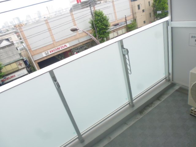 バルコニー　東向きのバルコニー。