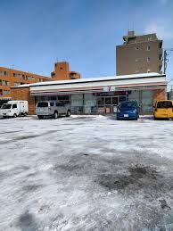 コンビニ　セブンイレブン札幌豊平6丁目店（コンビニ）まで406m