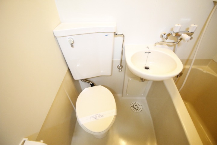 トイレ　※他部屋参考写真