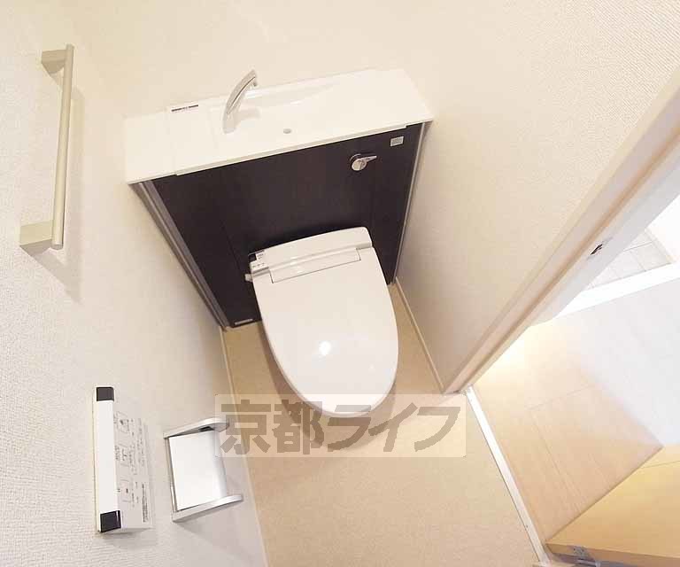 トイレ　ウォシュレット付きです。