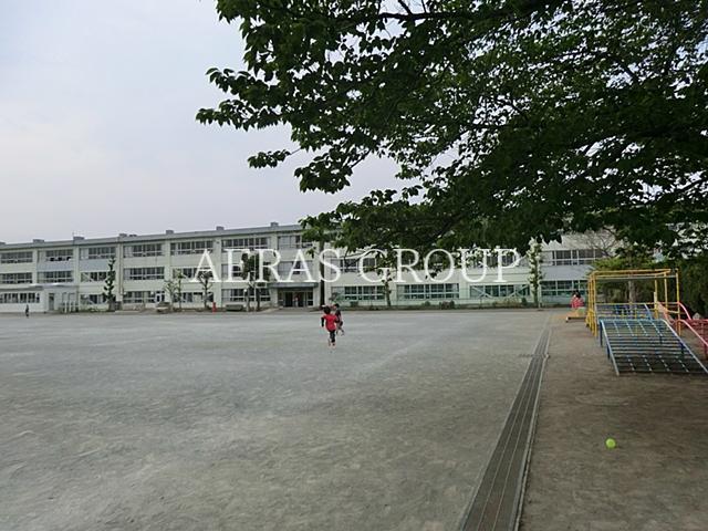 小学校　茅ヶ崎市立松林小学校（小学校）まで623m