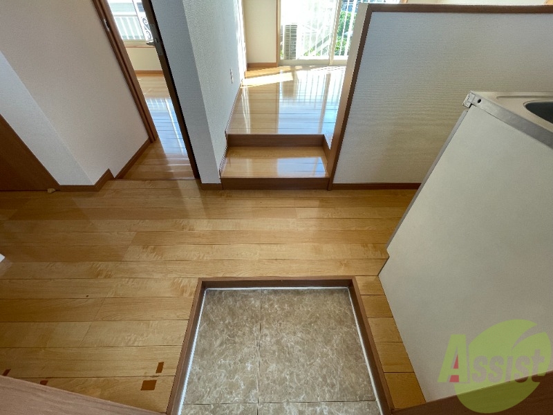 玄関　仕事から帰って迎えてくれるのはスタイリッシュな玄関です。