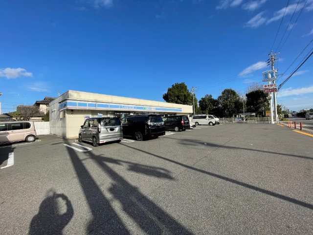 コンビニ　ローソン小牧外堀一丁目店（コンビニ）まで218m