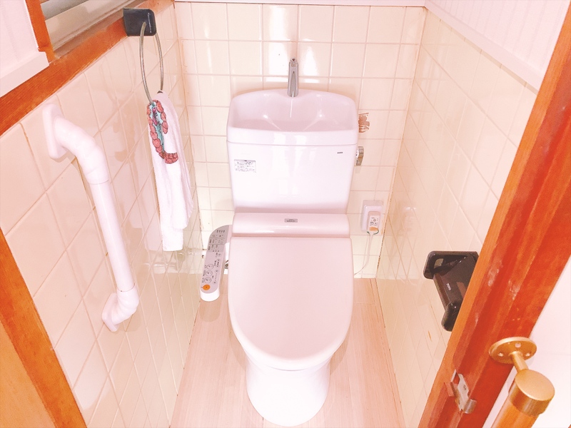 清水一戸建貸家のトイレ写真