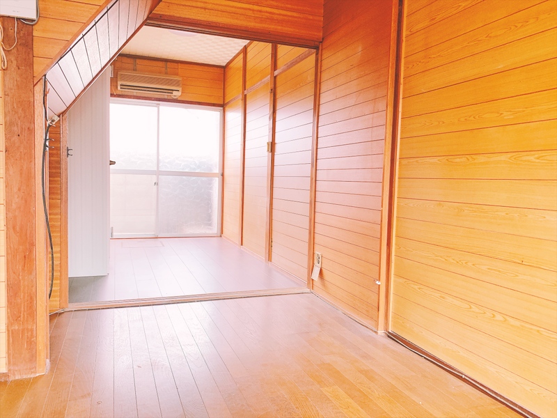 清水一戸建貸家の居間写真