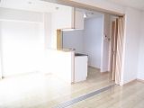 コート アプルーバル ネオの居間写真