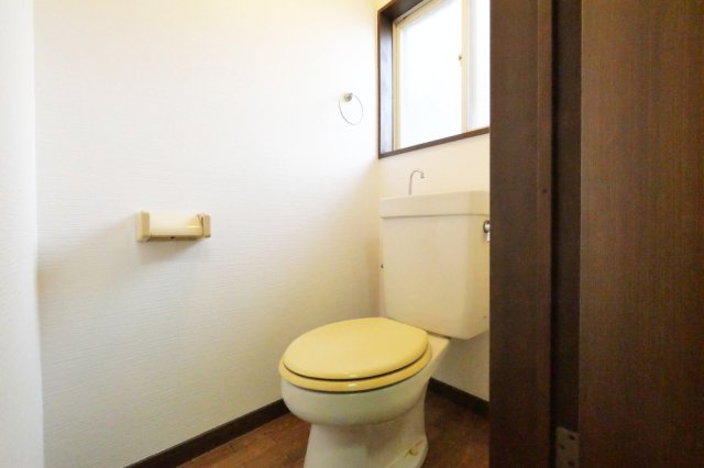 西鉄天神大牟田線 西鉄二日市駅 徒歩12分 2階建 築36年のトイレ写真
