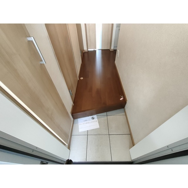 玄関　※同型のお部屋の画像です。