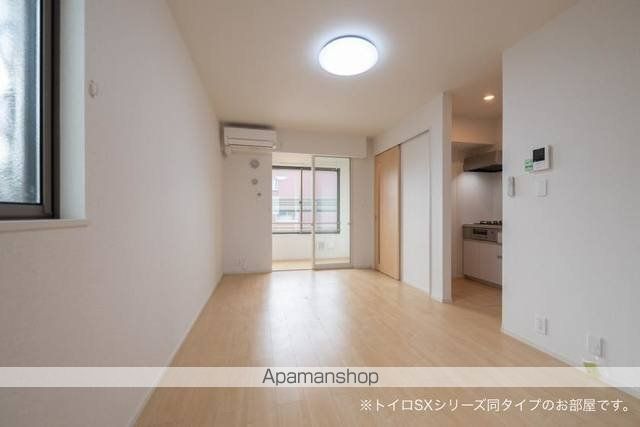 ＪＲ鹿児島本線 原田駅 徒歩14分 2階建 築4年の居間写真