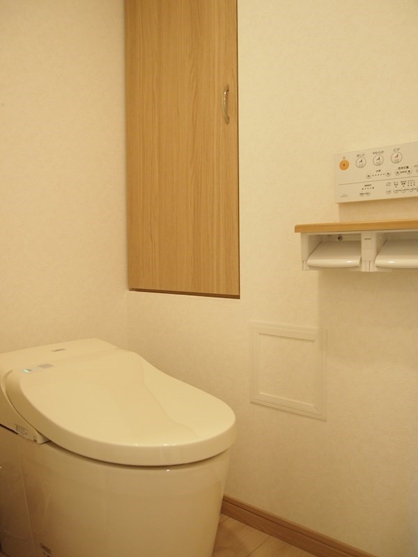 東急東横線 新丸子駅 徒歩3分 11階建 築11年のトイレ写真