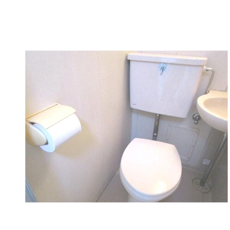 トイレ　お家賃に免じて我慢です。