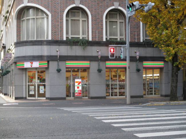 コンビニ　セブンイレブン博多駅南1丁目店（コンビニ）まで398m