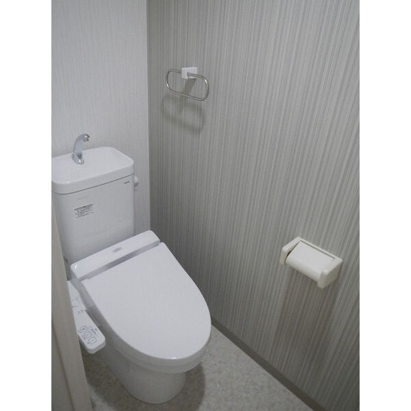 名鉄名古屋本線 栄生駅 徒歩2分 4階建 築9年のトイレ写真