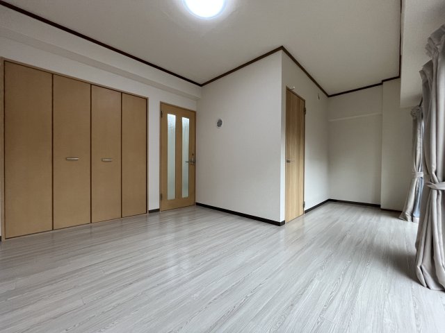 スカイコート大手町の居間写真