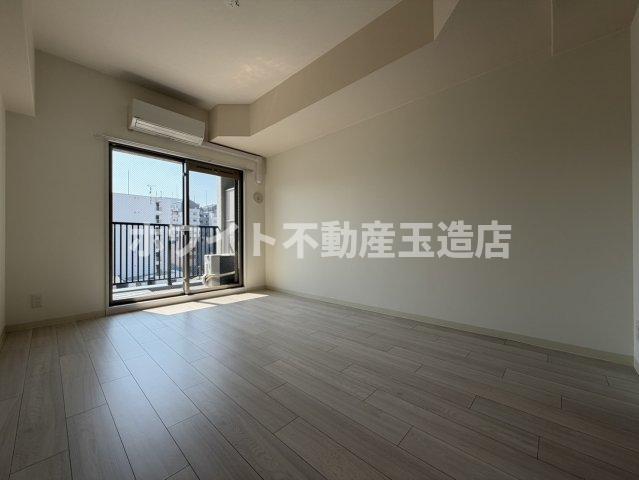 ＪＲ大阪環状線 森ノ宮駅 徒歩5分 10階建 築8年の居間写真