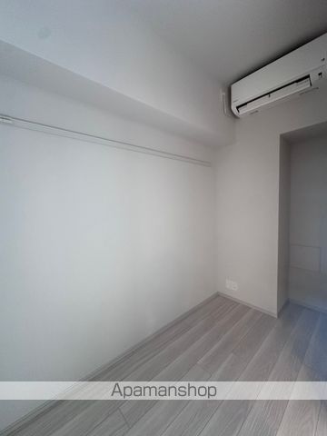 ラティエラ武蔵小山レジデンスの居間写真