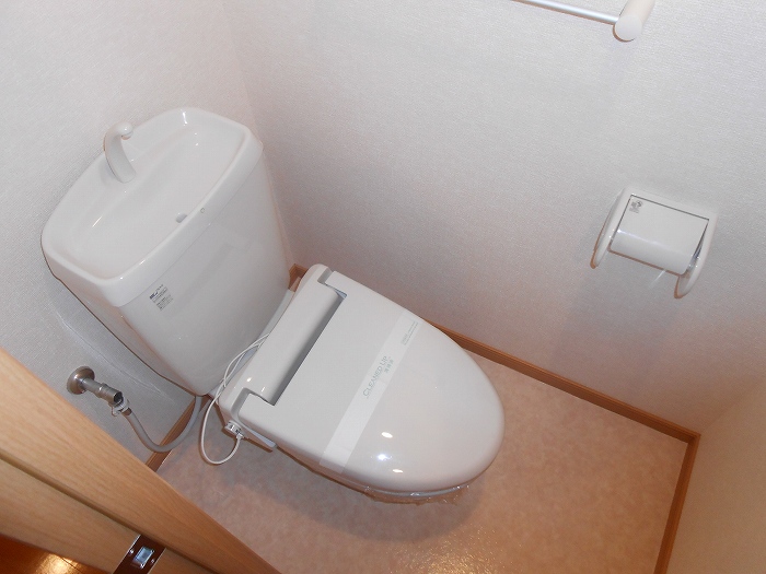 ＪＲ中央線 国立駅 徒歩13分 3階建 築21年のトイレ写真