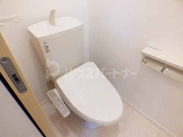 ＪＲ総武線 下総中山駅 徒歩13分 2階建 築9年のトイレ写真